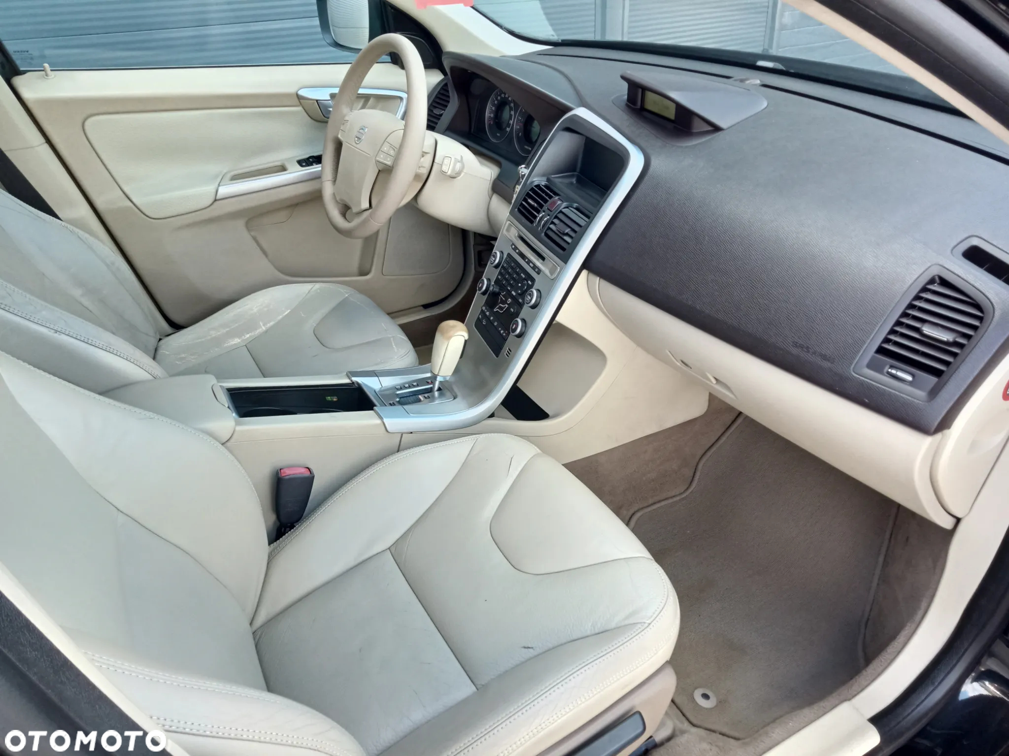 Volvo XC 60 D5 AWD - 8
