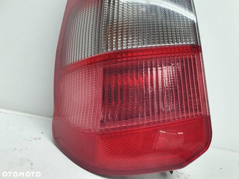 LAMPA TYŁ TYLNA LEWA W BŁOTNIK MITSUBISHI SPACE STAR I EU - 2