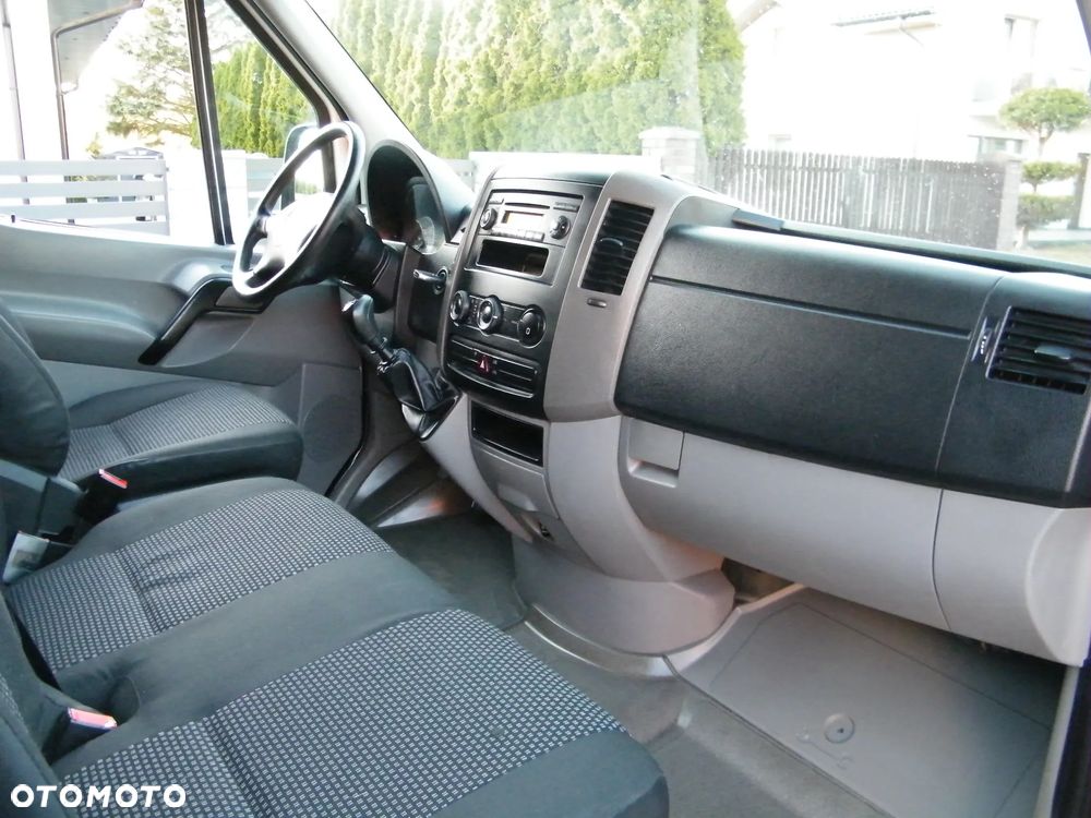 Mercedes-Benz Sprinter - 14