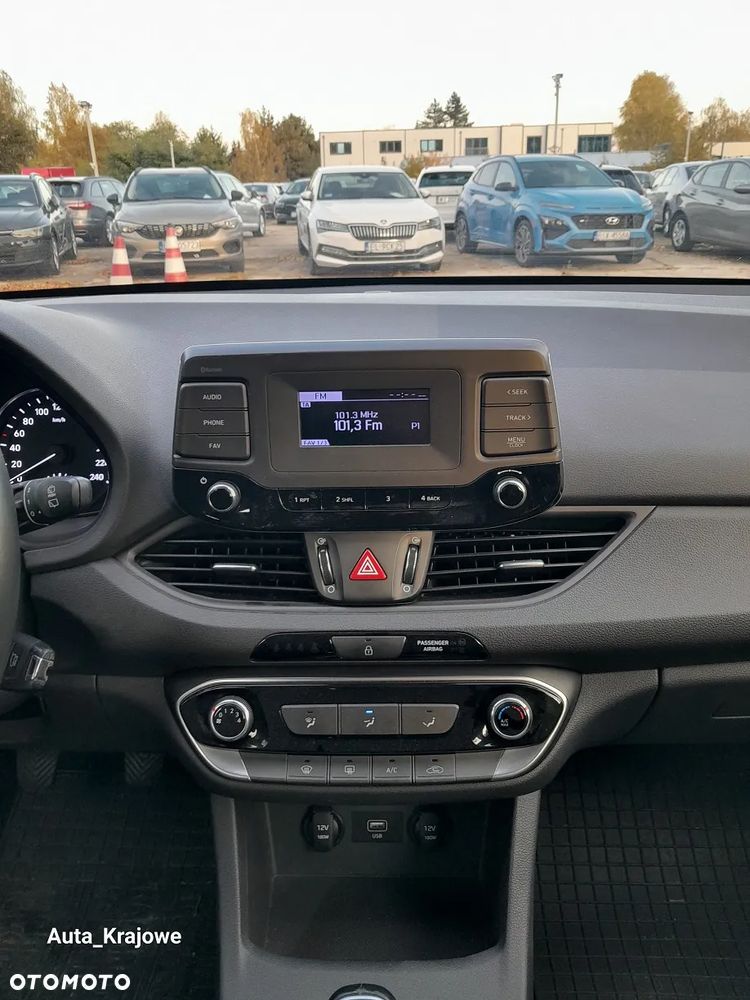 Hyundai i30 1.5 DPI Classic + - 12