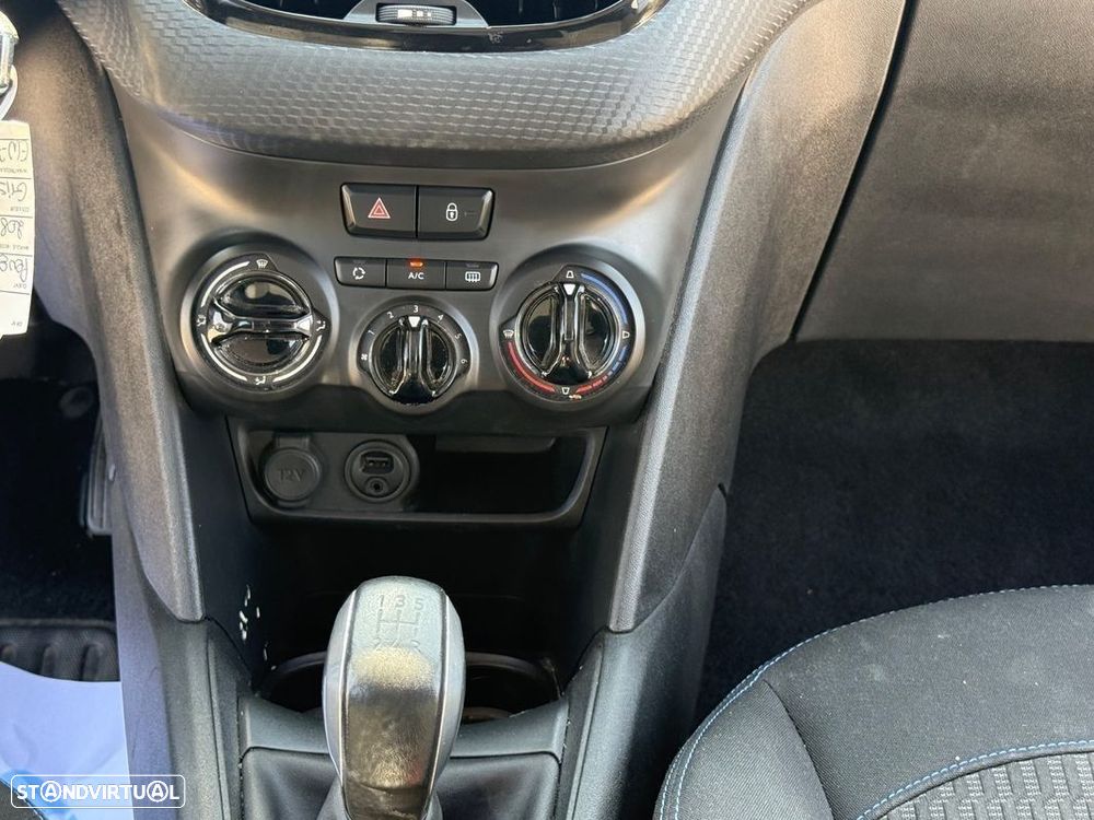 Peugeot 208 1.2 PureTech Style - 12