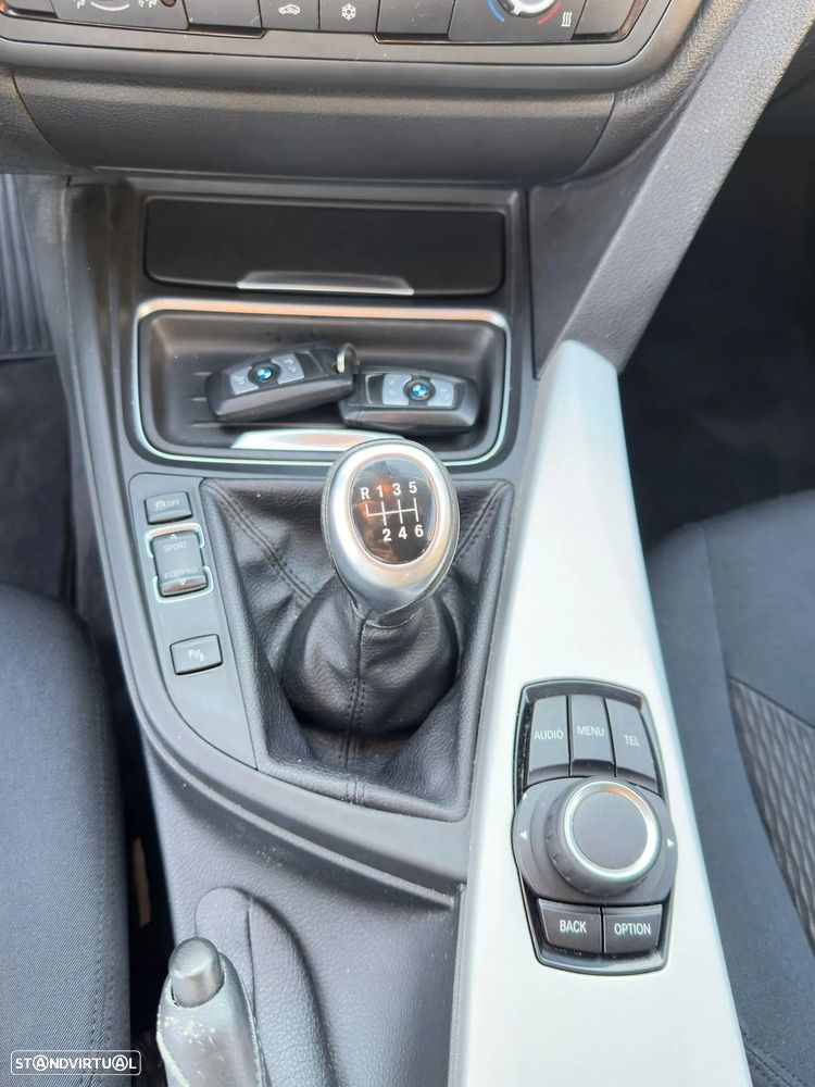 BMW 320 d EfficientDynamics Line Modern - 16