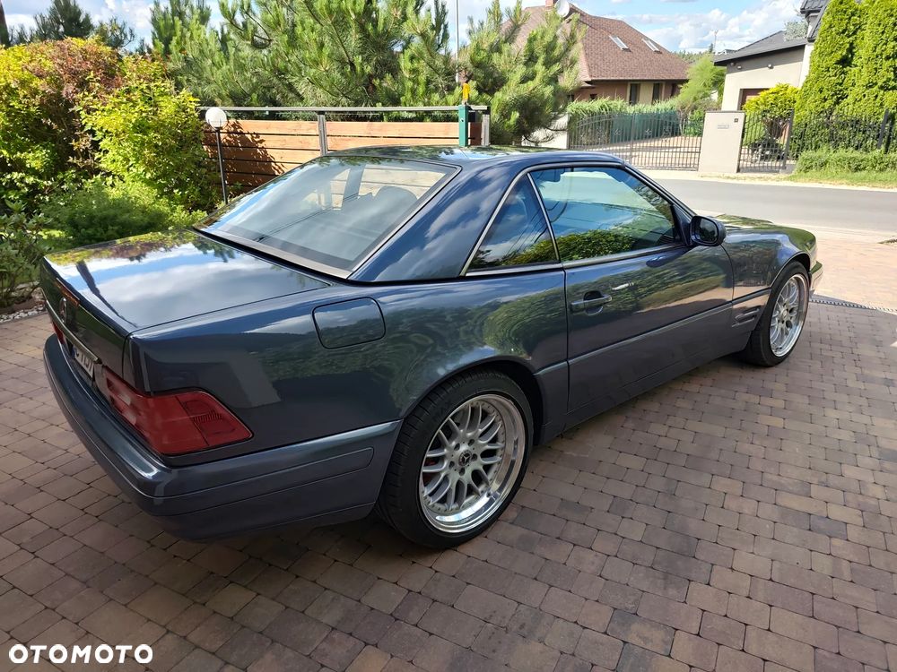 Mercedes-Benz SL - 25