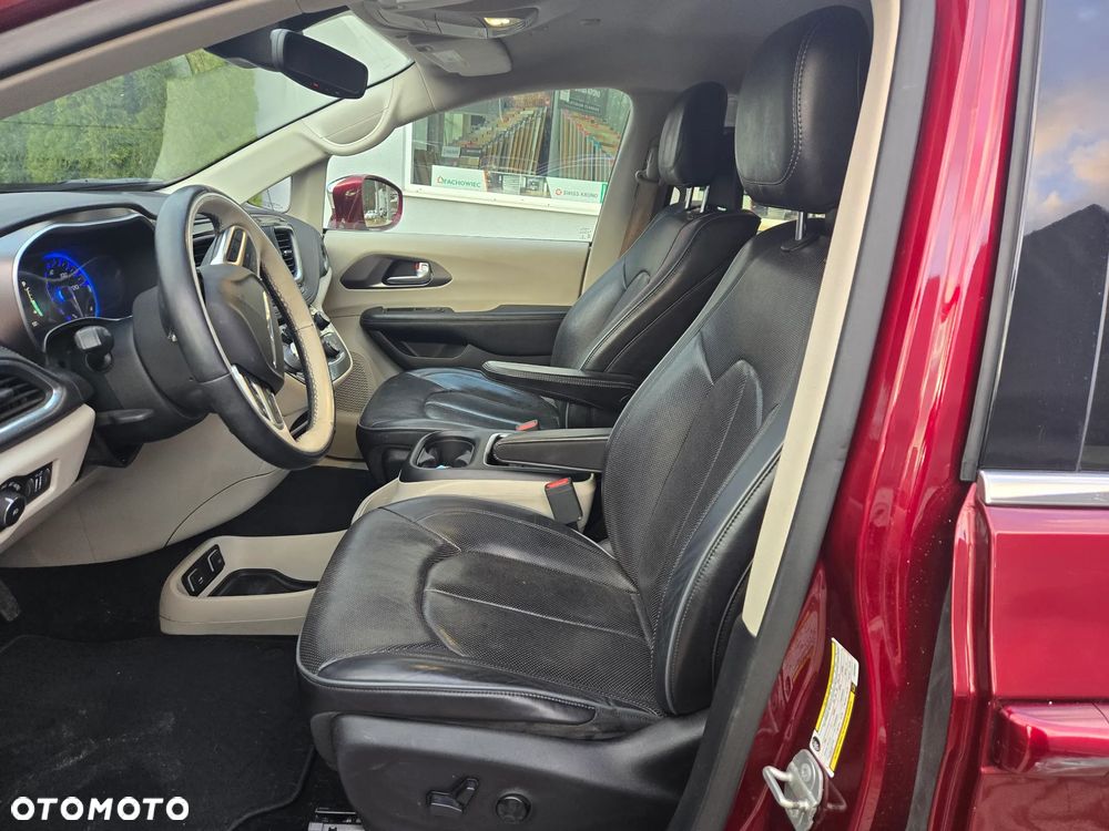 Chrysler Pacifica - 20