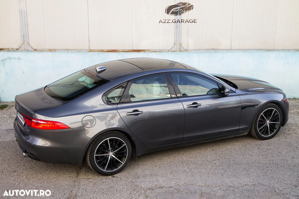 Jaguar XF 35t RWD Prestige - 3