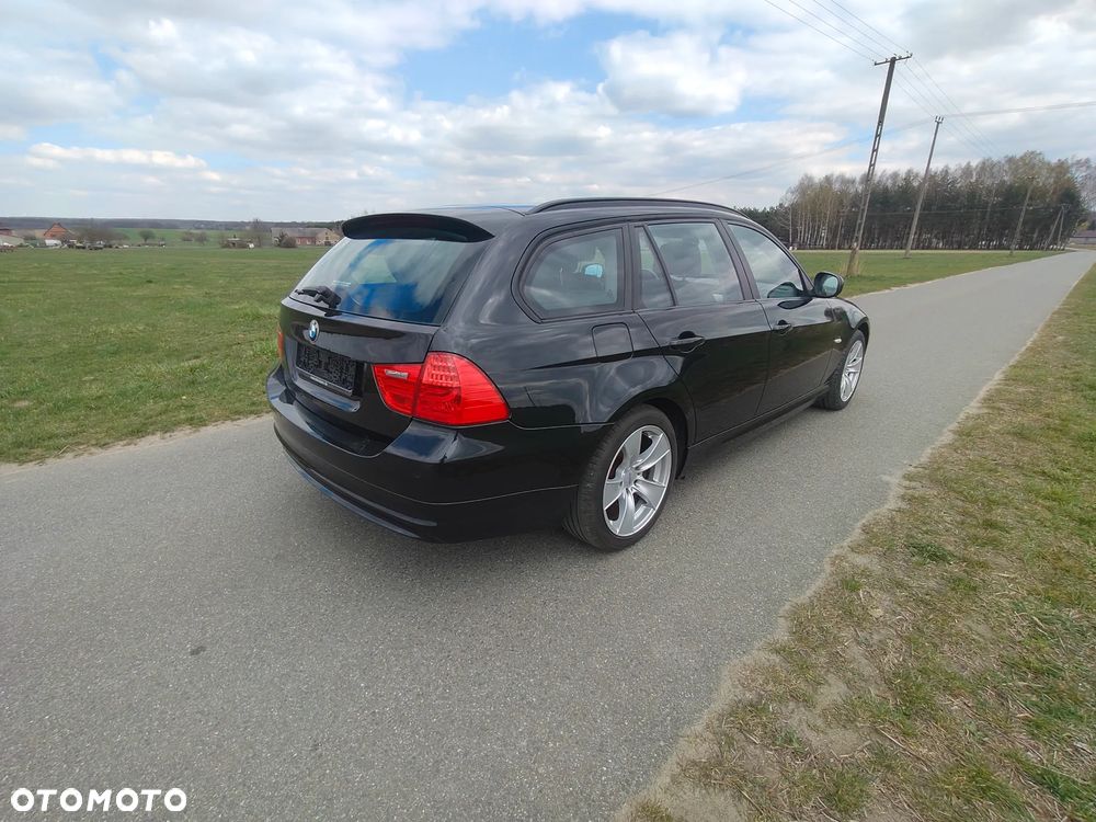 BMW Seria 3 318i Edition Exclusive - 4