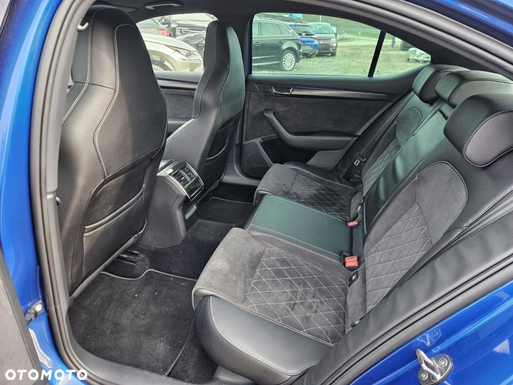 Skoda Superb 2.0 TDI SCR Sportline DSG - 23