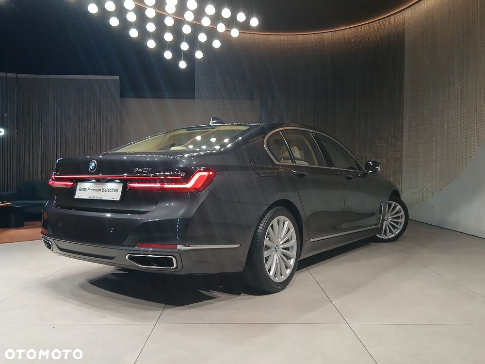 BMW Seria 7 740i - 2