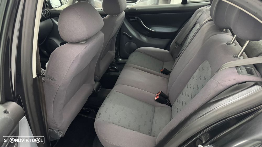 SEAT Leon 1.4 16V Stella - 29