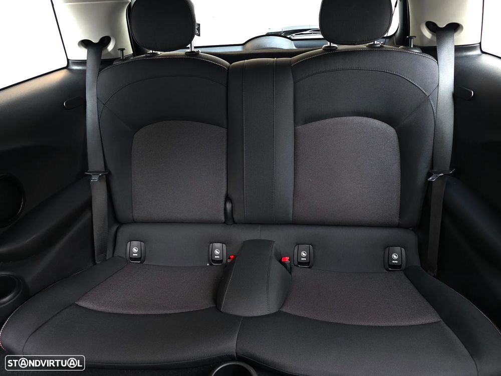 MINI 3 Portas Cooper D - 53