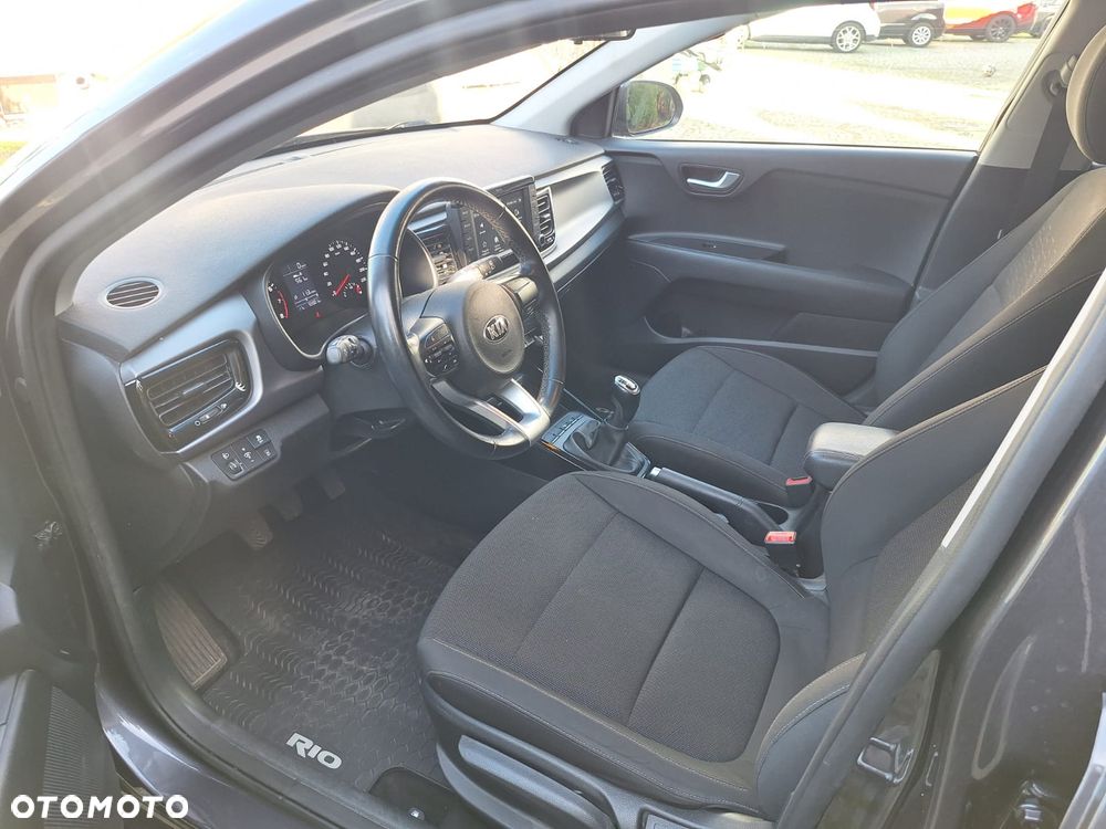 Kia Rio - 15