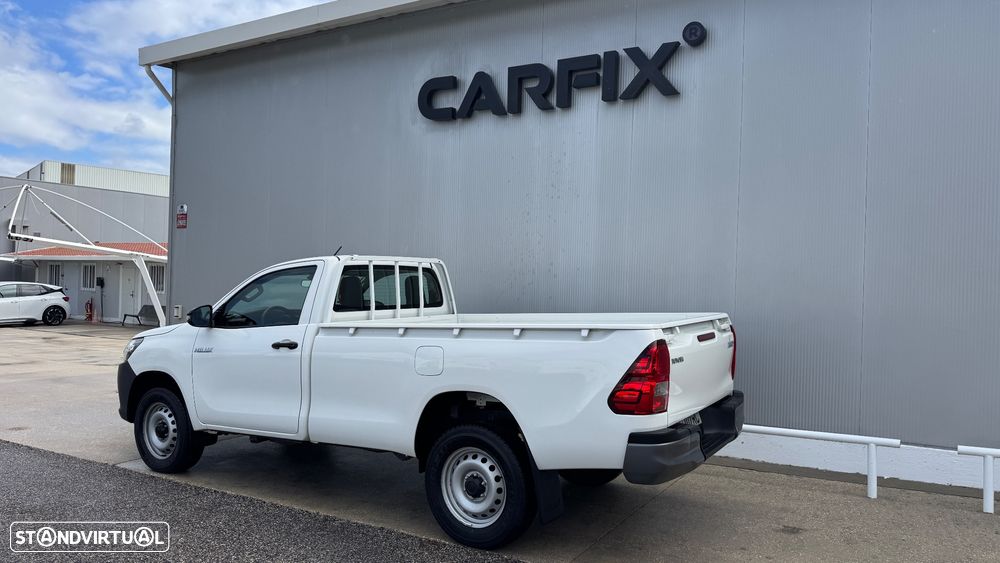 Toyota Hilux 2.4 D-4D 4X4 - 5