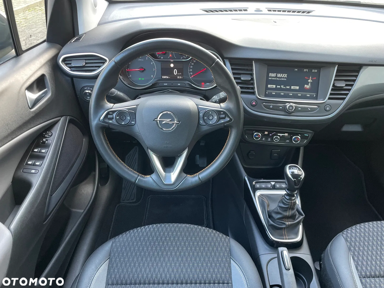 Opel Crossland X - 9