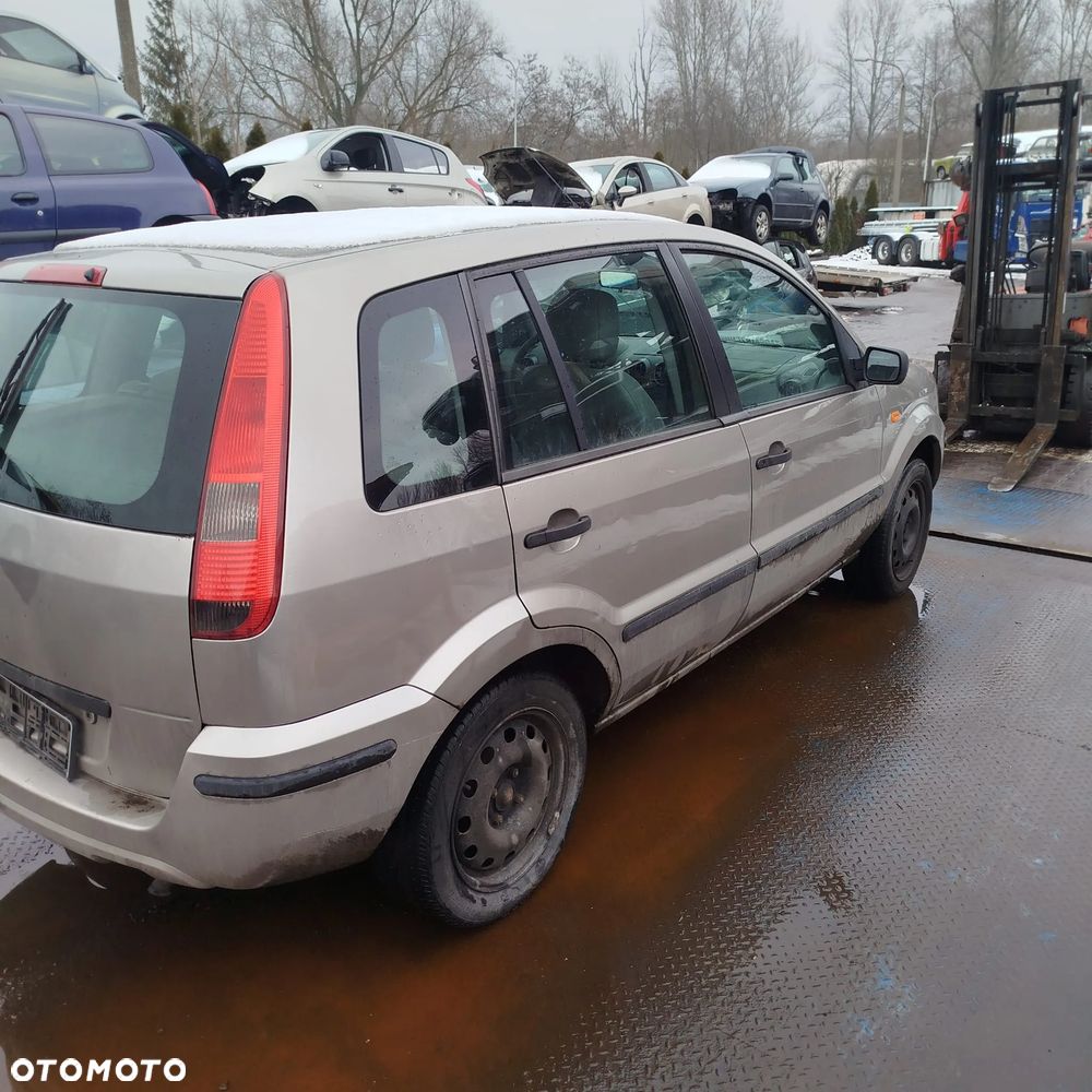 Ford Fusion  na części . - 8