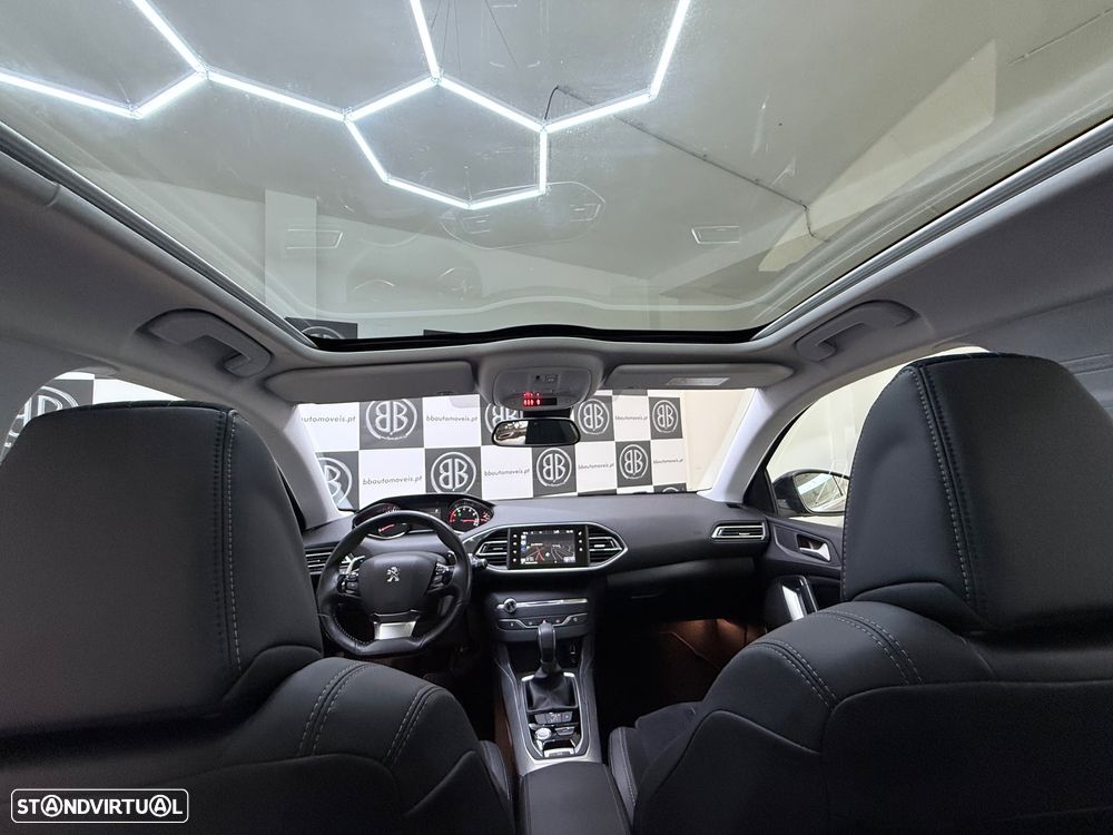 Peugeot 308 PureTech 130 GPF EAT8 Stop & Start Allure Pack - 5