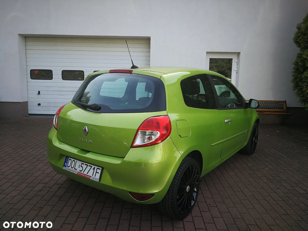 Renault Clio 1.5 dCi Privilege - 10