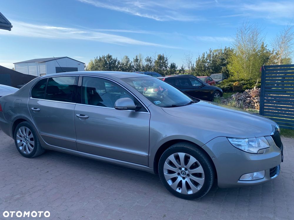 Skoda Superb 1.8 TSI FAMILY - 19