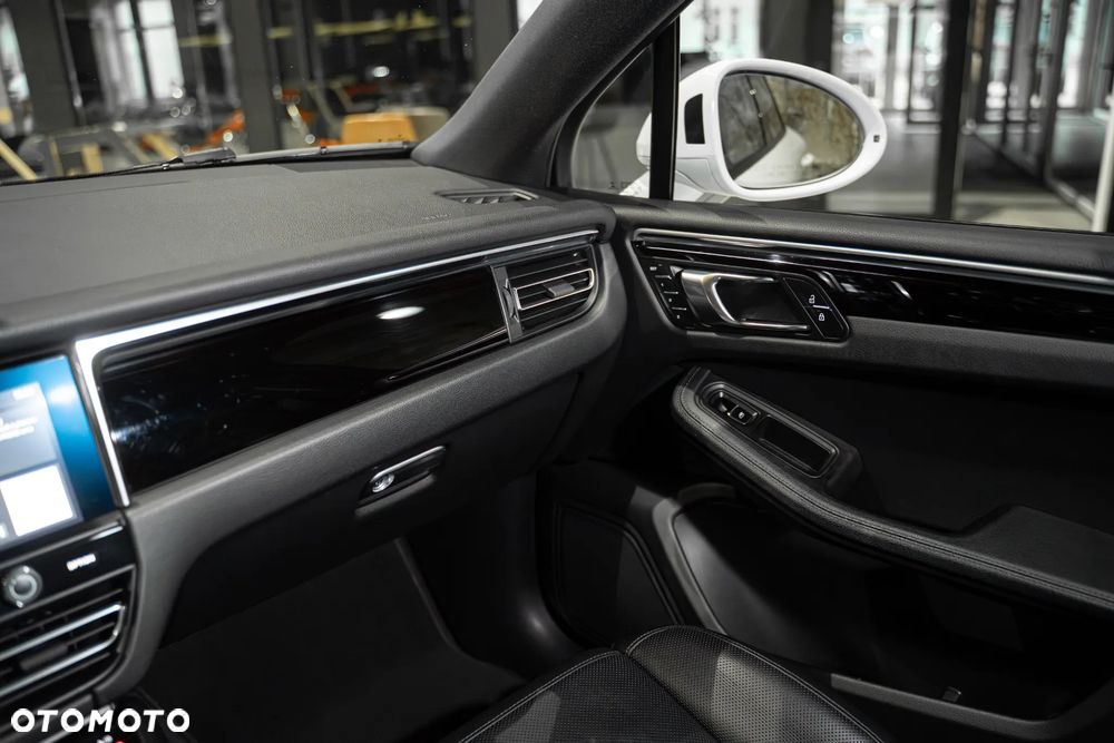 Porsche Macan - 22