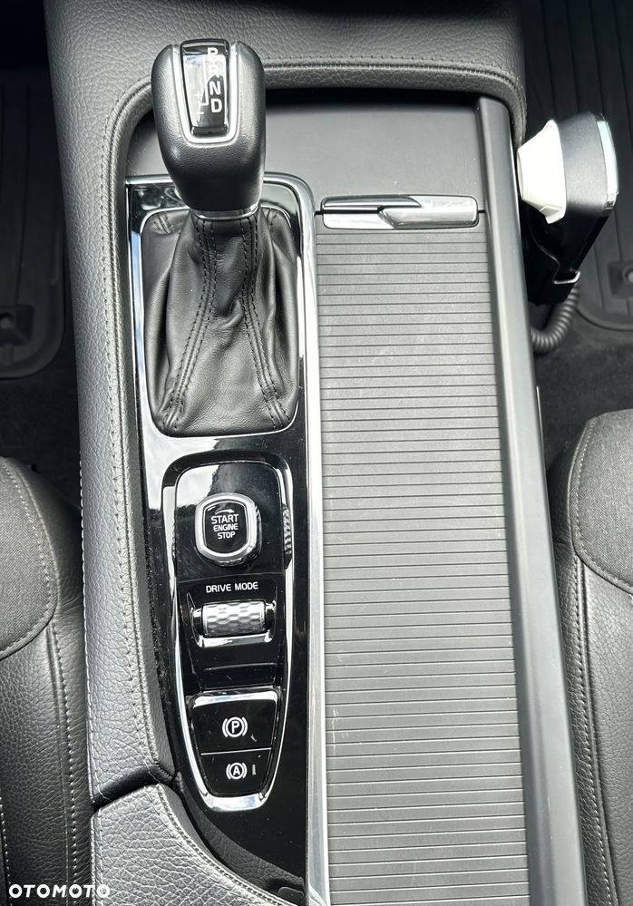 Volvo V90 D4 Momentum - 20