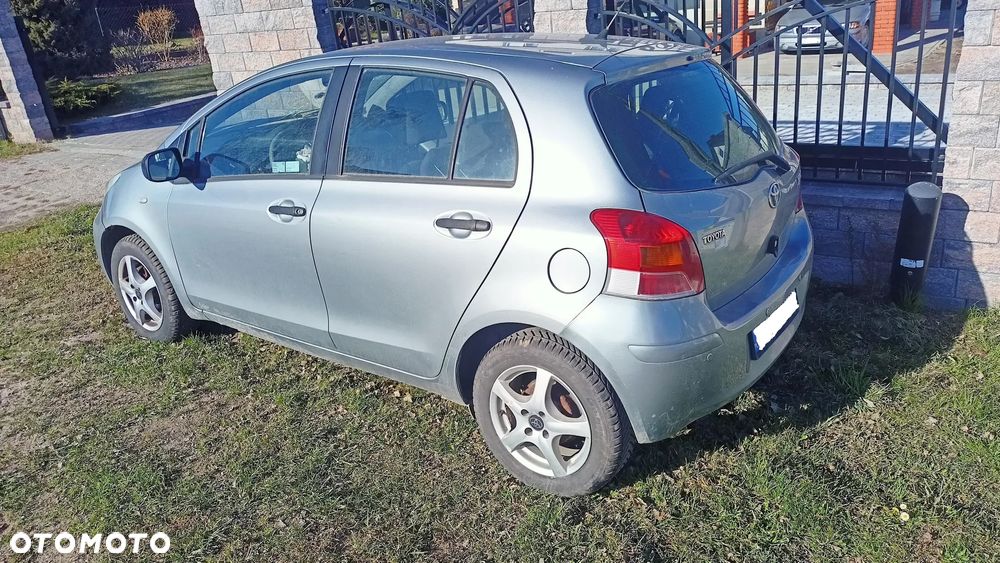 Toyota Yaris 1.4 D-4D Luna EU5 - 6