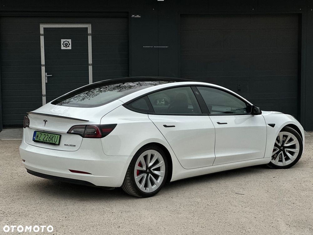 Tesla Model 3 - 5
