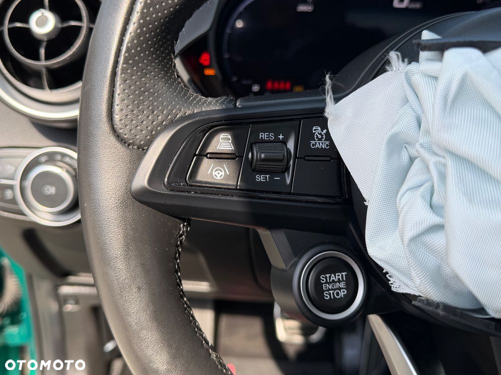 Alfa Romeo Giulia 2.0 Turbo Tributo Italiano Q4 - 24