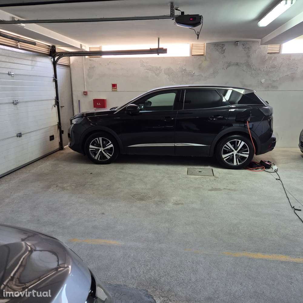 Moradia T4(2 suites) + escritório, cond.fechado à Estrada Nacional N.1 - Grande imagem: 4/50