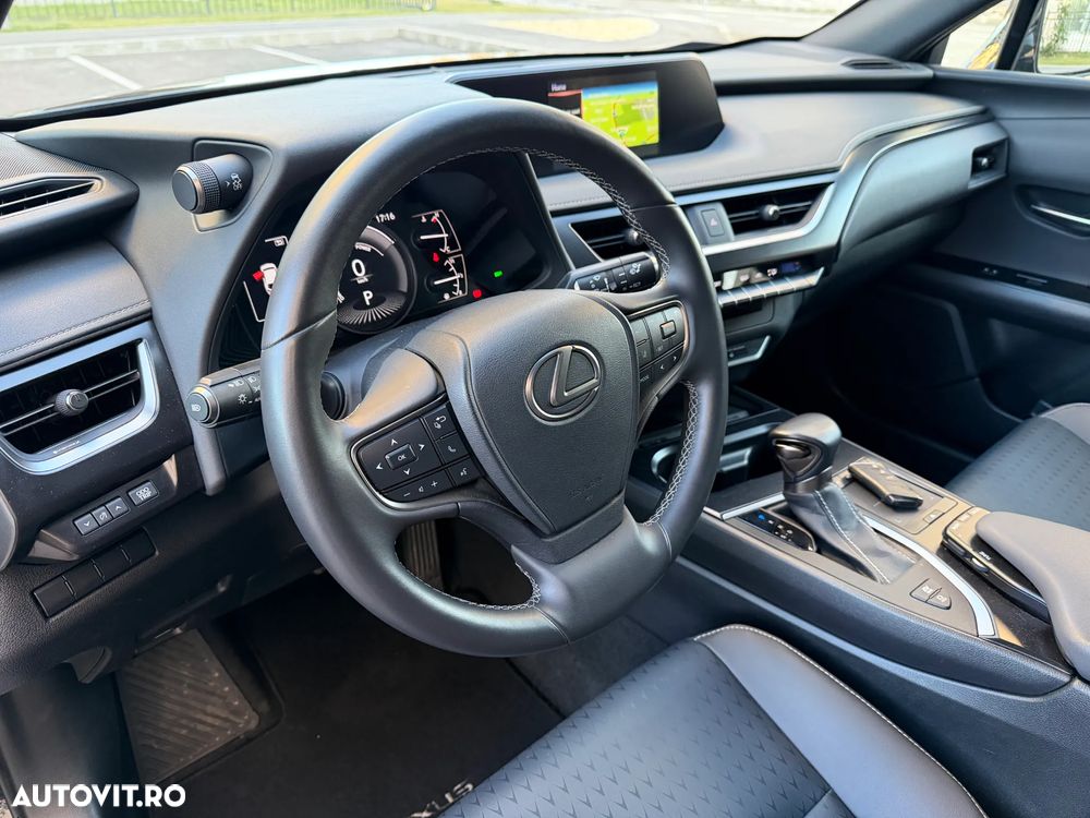 Lexus UX 250h E-FOUR Luxury ML - 16