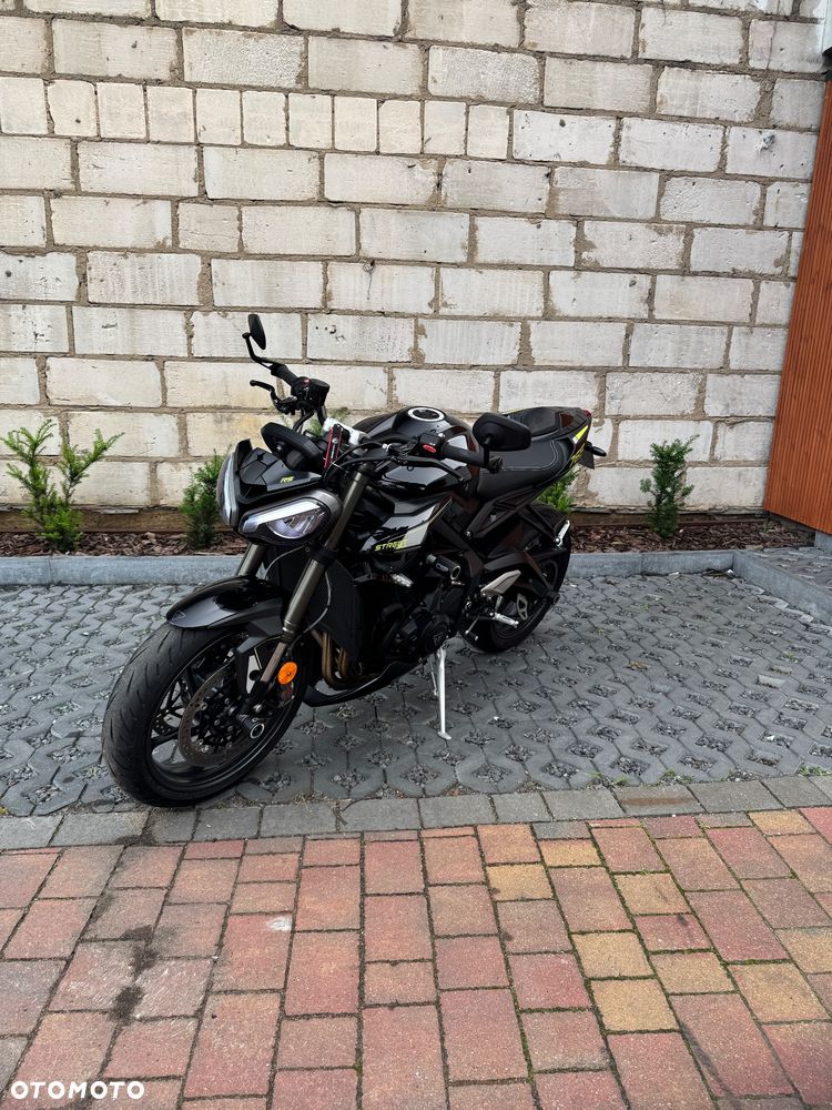 Triumph Street Triple - 20
