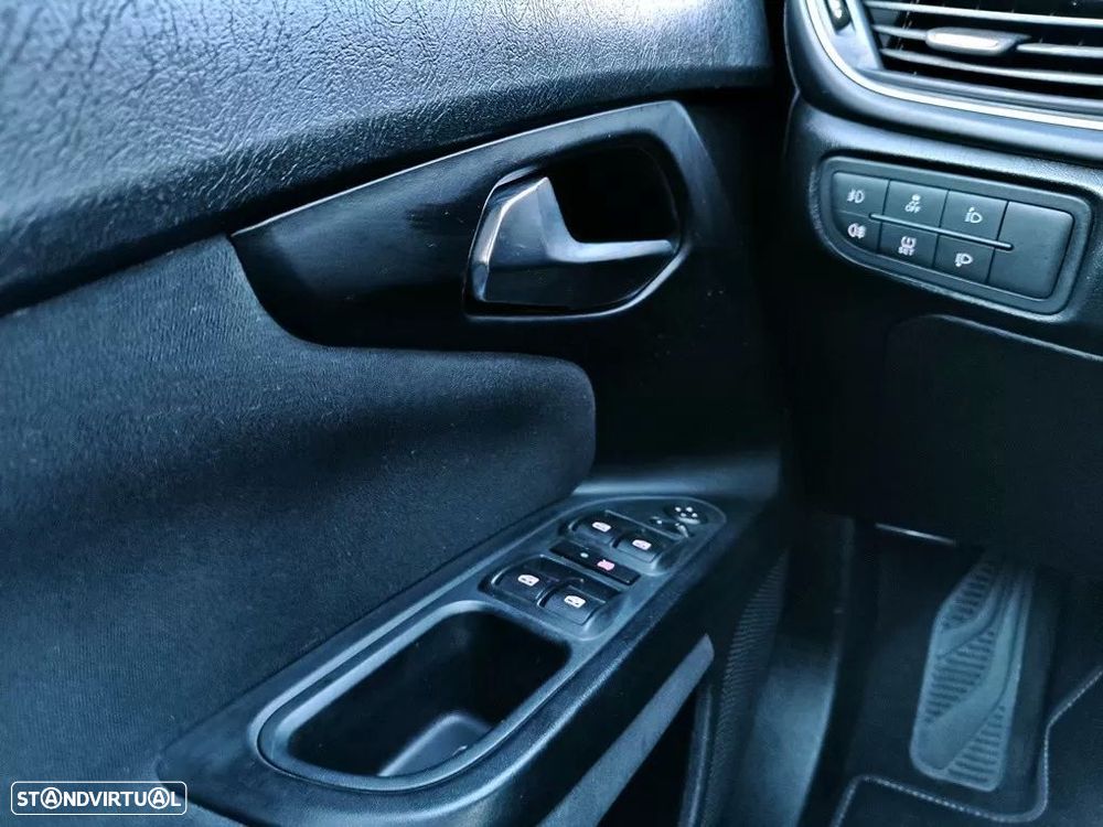 Fiat Tipo Station Wagon 1.3 M-Jet Lounge Tech - 17