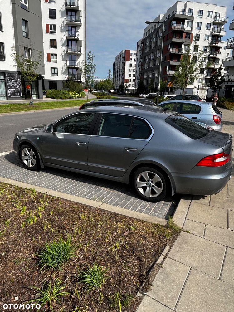 Skoda Superb 1.6 TDI GreenLine - 2