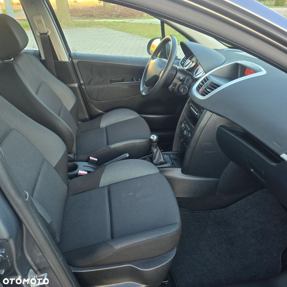 Peugeot 207 75 forever - 12