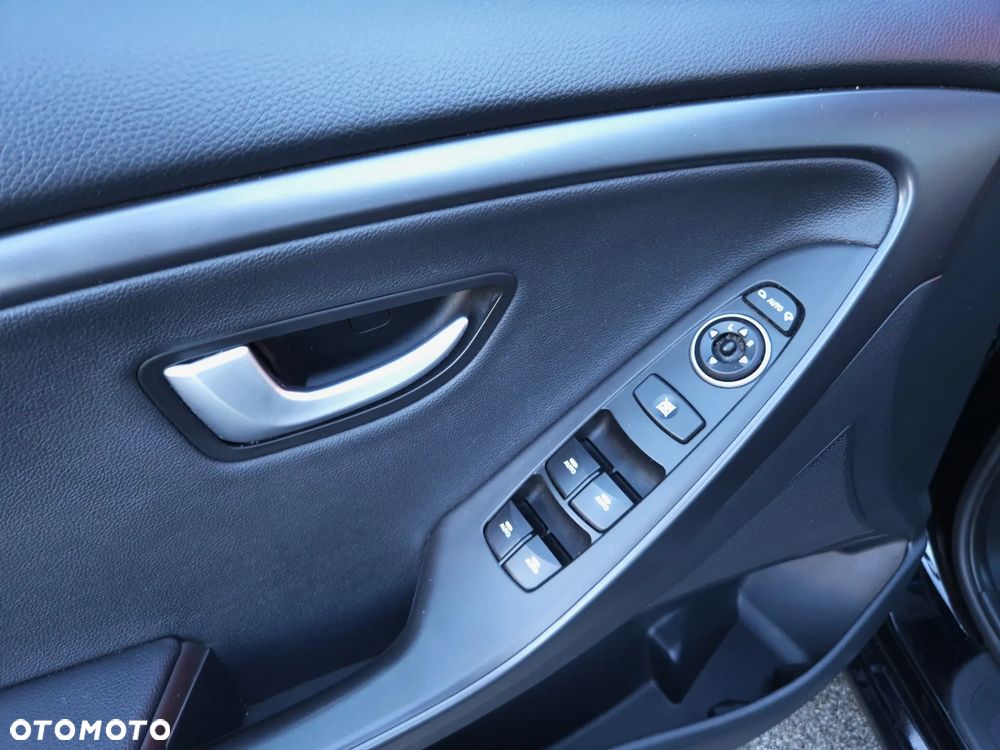 Hyundai i30 1.6 T GDI Turbo - 25