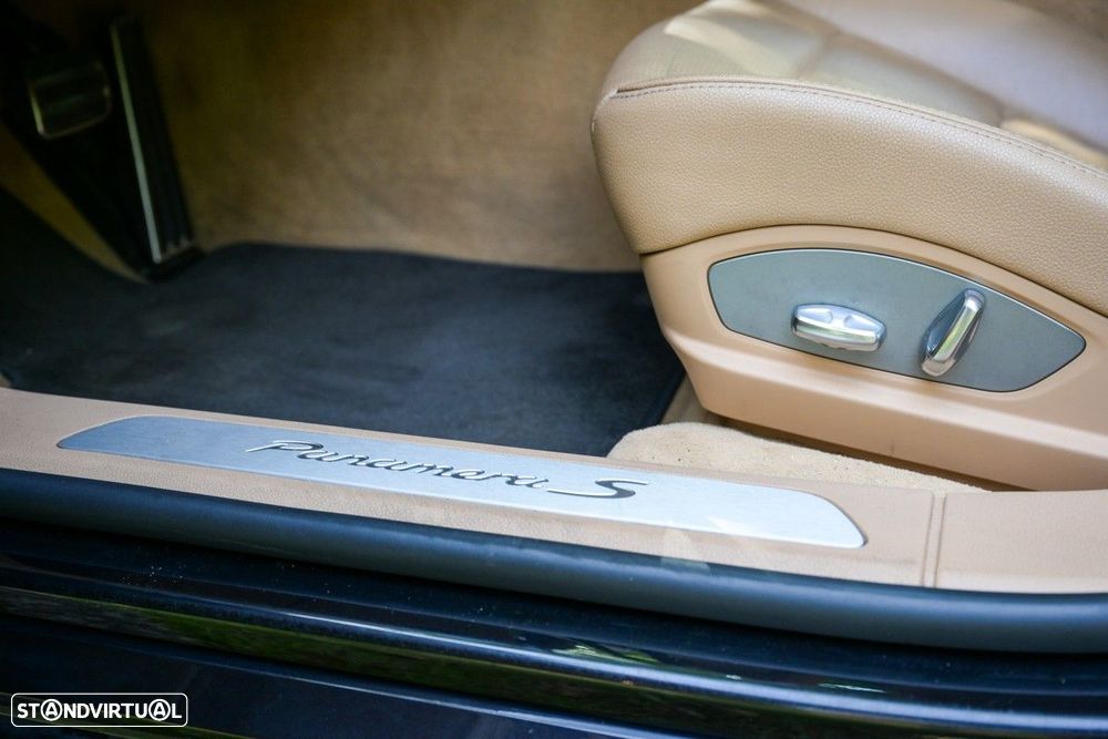 Porsche Panamera S Hybrid J19 - 57