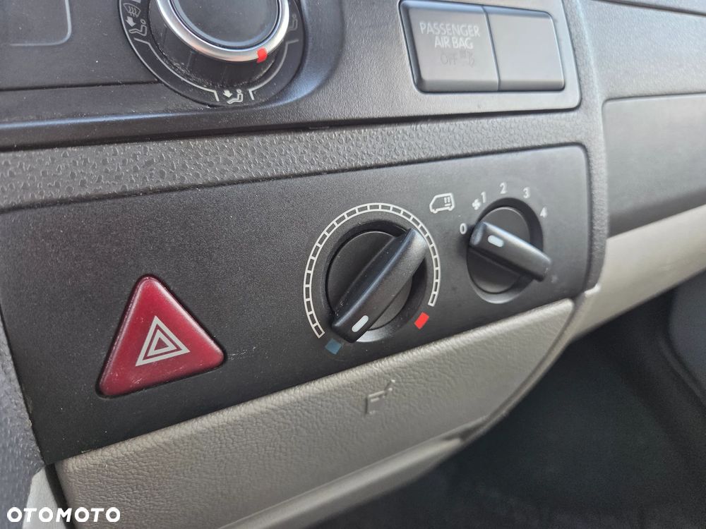 Volkswagen Transporter - 16