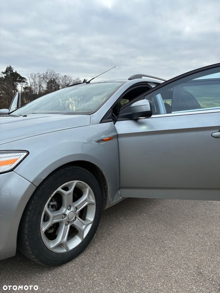 Ford Mondeo 2.5 Titanium - 2