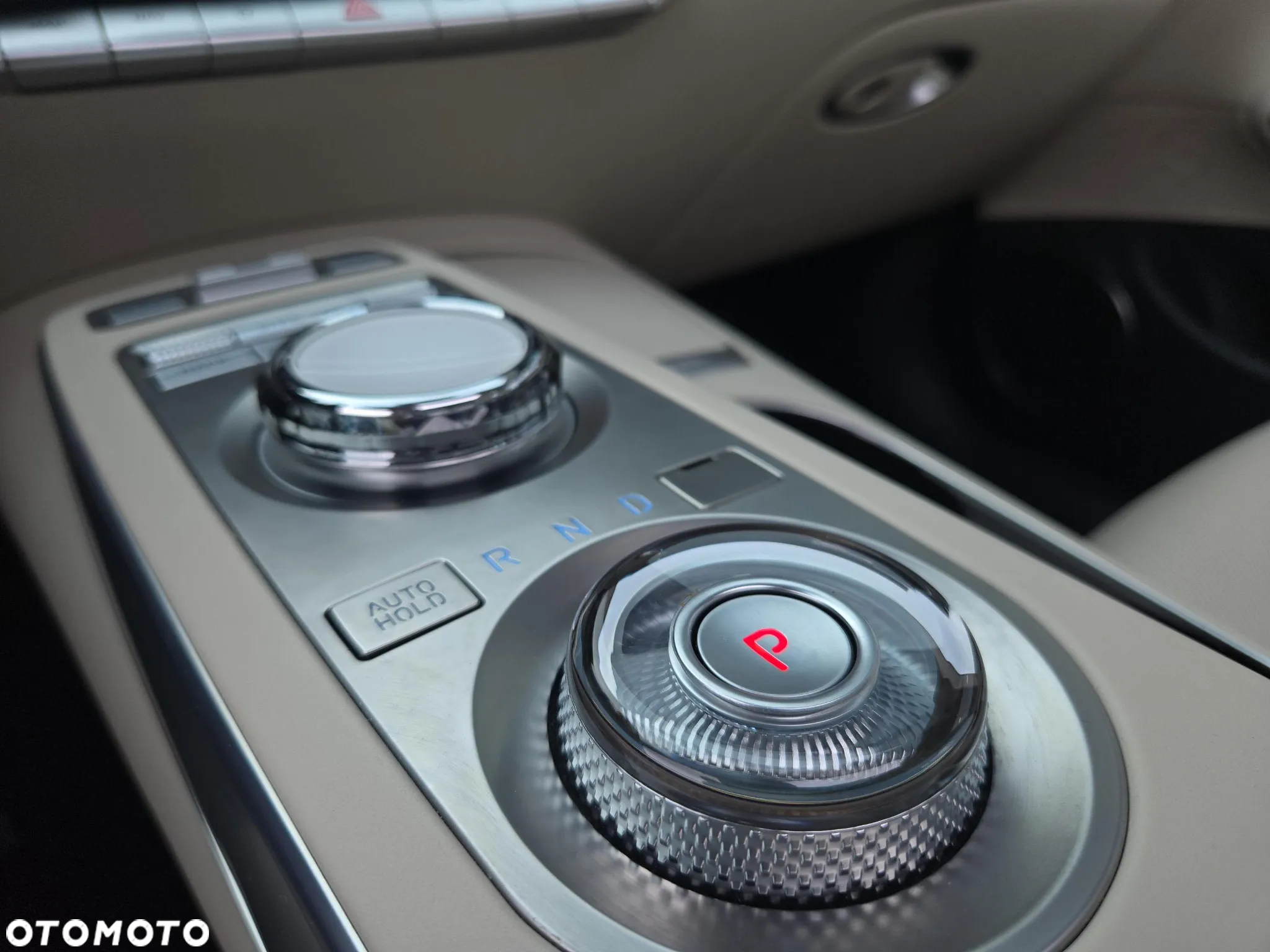 Genesis GV70 2.5T AWD AT8 Luxury Line - 27