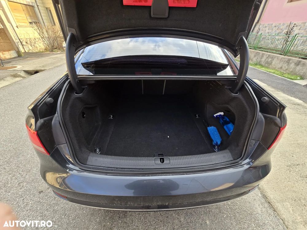 Audi A4 2.0 TDI quattro S tronic - 7