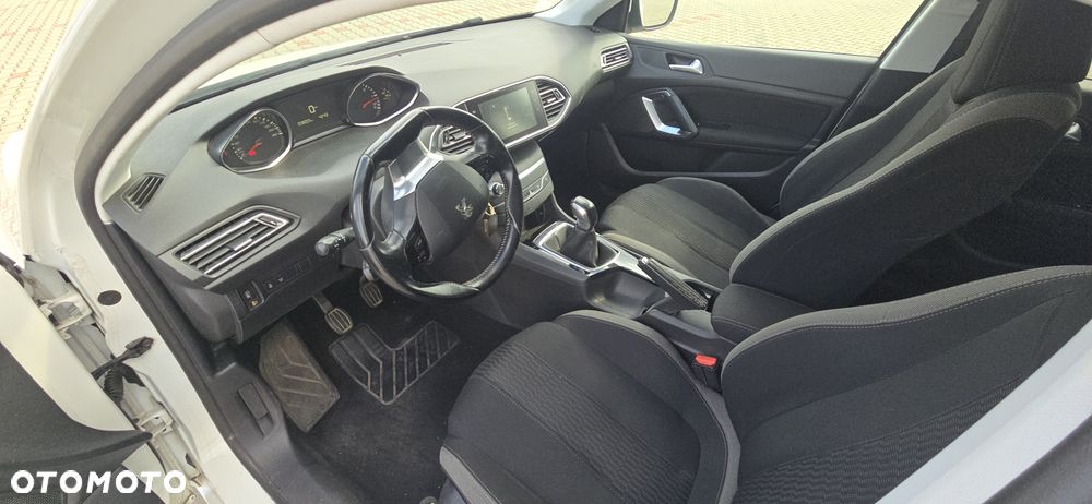 Peugeot 308 1.6 BlueHDi Style S&S - 22