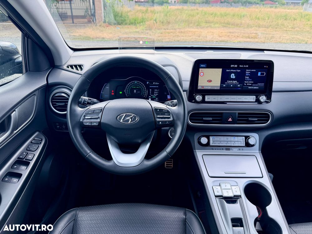 Hyundai KONA Premium - 8