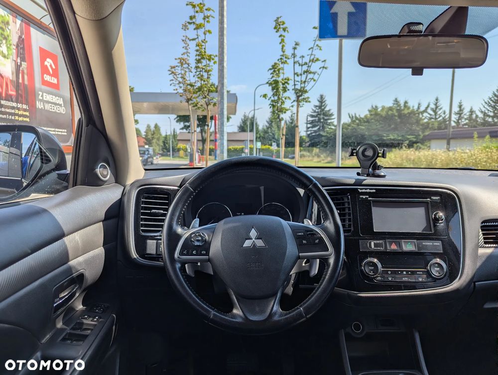 Mitsubishi Outlander 2.2 DID Instyle Navi 4WD - 9