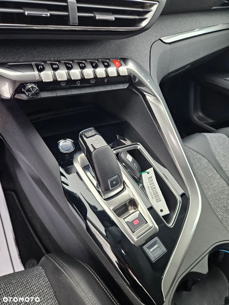 Peugeot 5008 BlueHDi 130 EAT8 Allure - 17