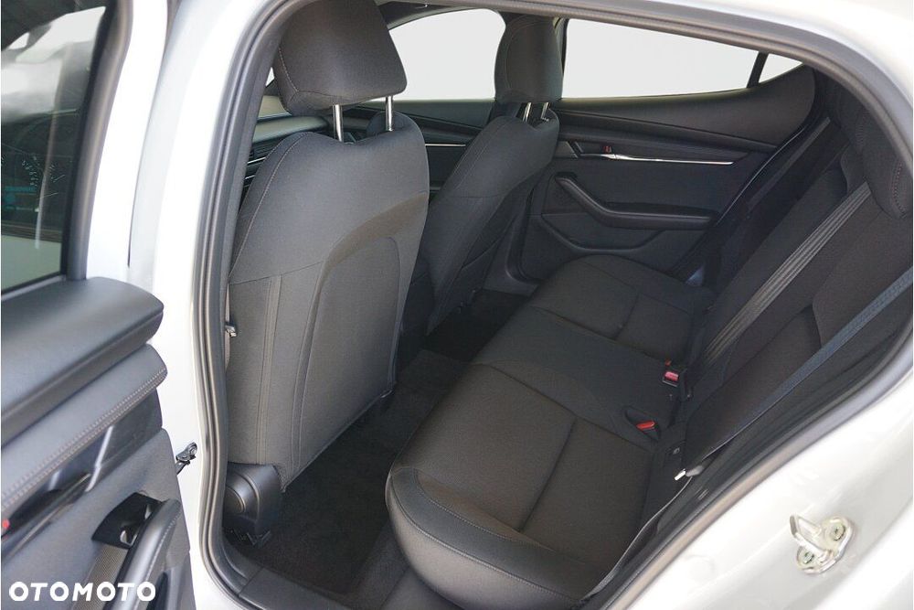 Mazda 3 - 8