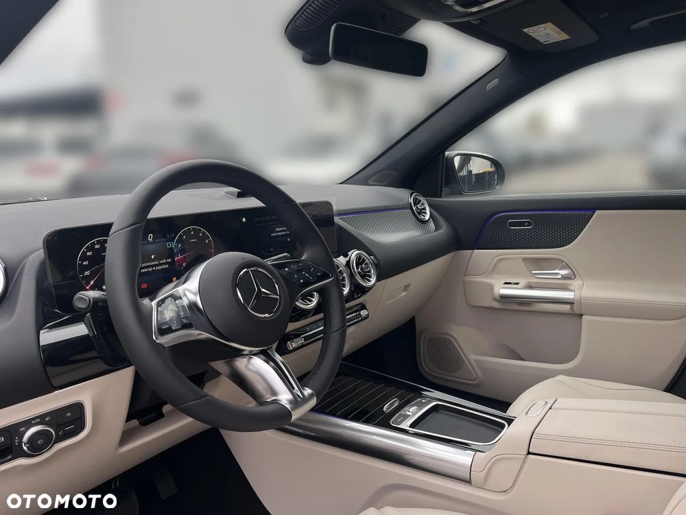 Mercedes-Benz GLA - 10
