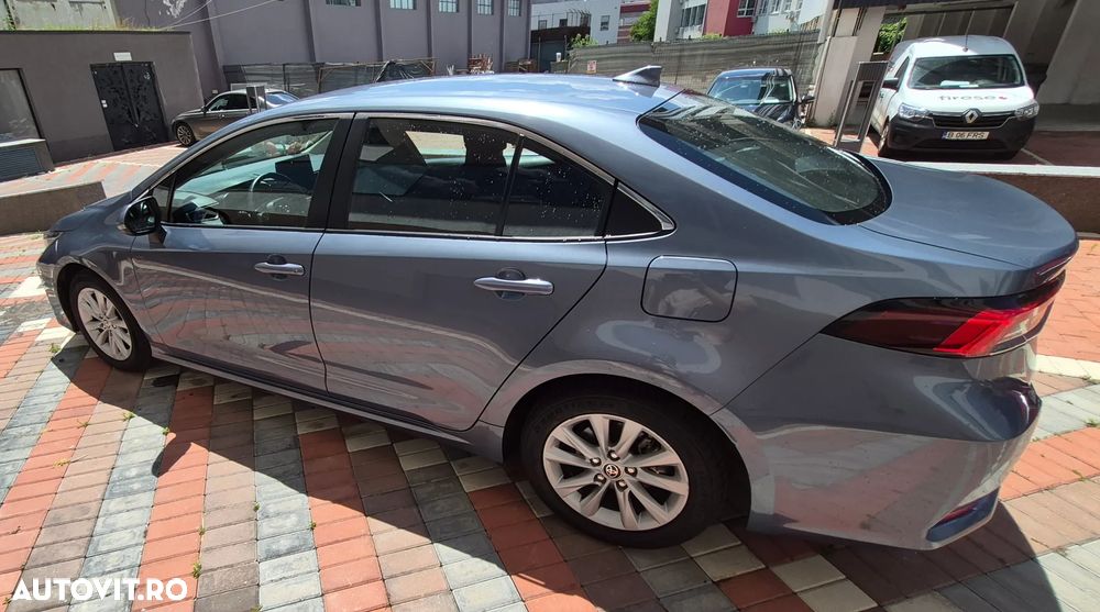 Toyota Corolla 1.8 HSD Business - 27