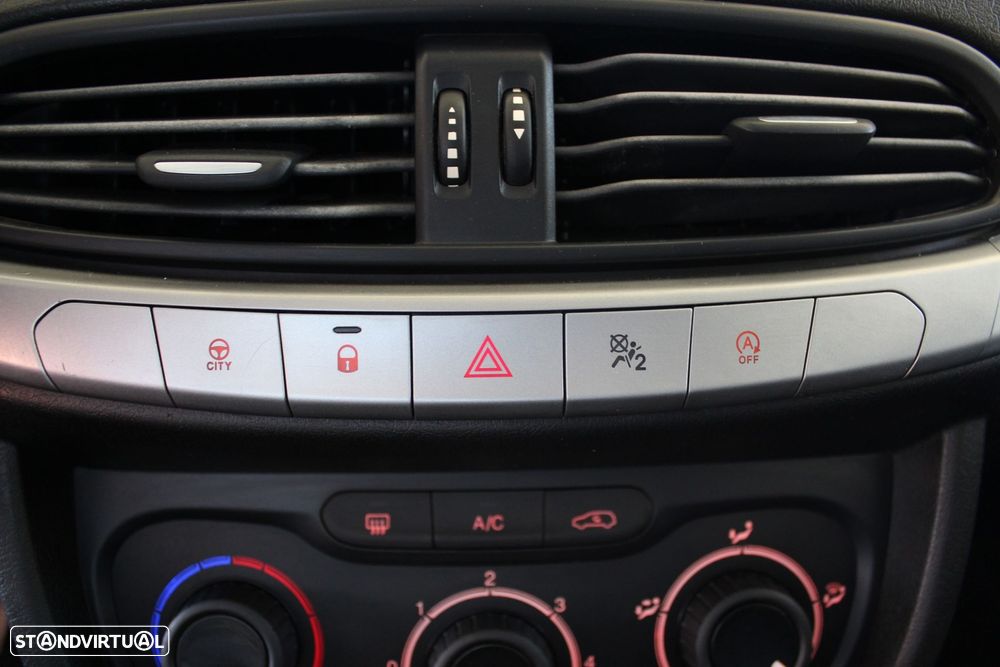 Fiat Tipo Station Wagon 1.3 M-Jet Lounge - 11