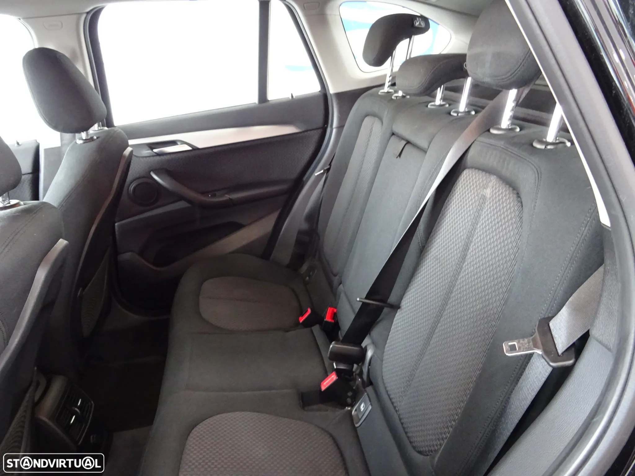 BMW X1 18 d sDrive Auto Advantage - 5