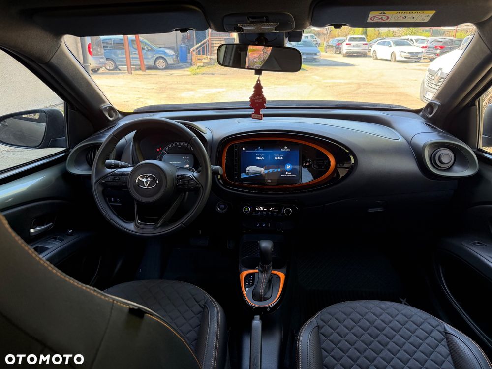 Toyota Aygo X 1.0 VVT-i JBL CVT - 38