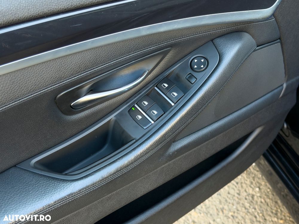 BMW Seria 5 525d Aut. - 28