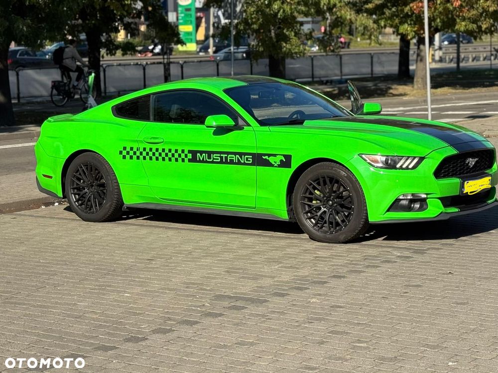 Ford Mustang - 1